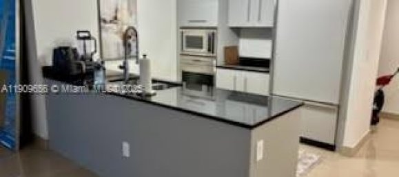 2 Schlafzimmer Gewerbliche Immobilien in Miami, USA, Nr. 615838 13