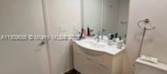2 Schlafzimmer Gewerbliche Immobilien in Miami, USA, Nr. 615838 3