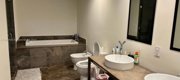 2 Schlafzimmer Gewerbliche Immobilien in Miami, USA, Nr. 615838 2