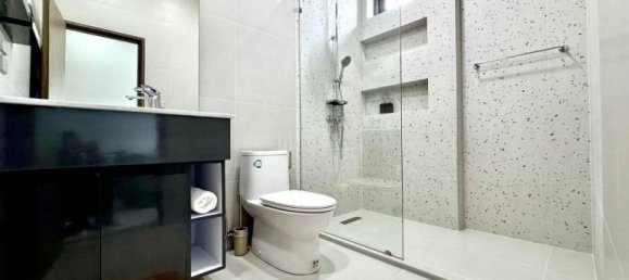 4 bedrooms House in Pattaya, Thailand No. 26118 15