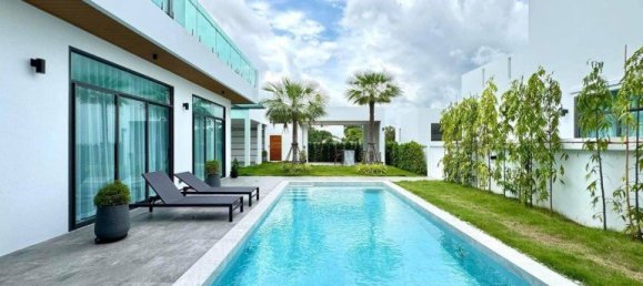 4 bedrooms House in Pattaya, Thailand No. 26118 2