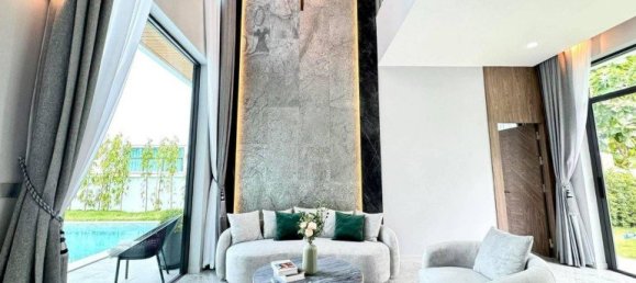 4 bedrooms House in Pattaya, Thailand No. 26118 26