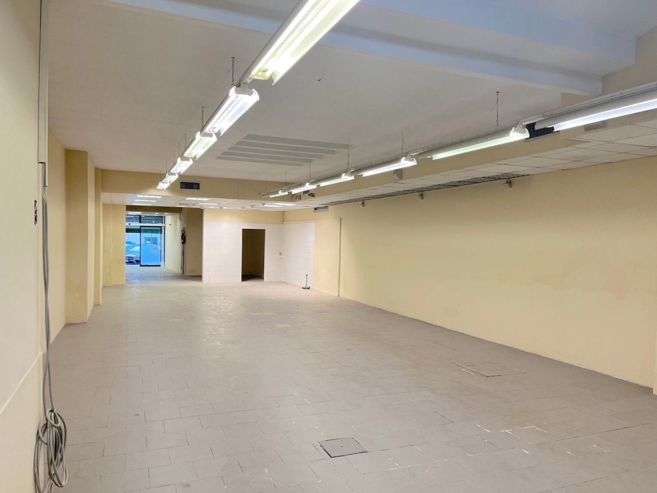 Propiedad comercial en Florence, Italy 210 m² No. 90924