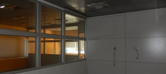 121m² Office in San Donato Milanese, Italy No. 358987 3