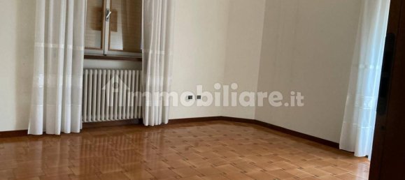 3 bedrooms Apartment in Mantua, Italy No. 380845 3