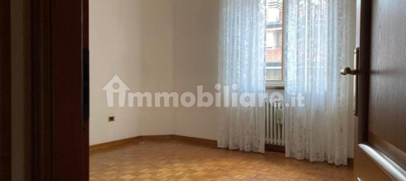 3 bedrooms Apartment in Mantua, Italy No. 380845 5