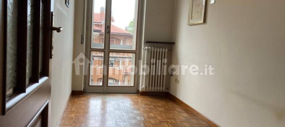 3 bedrooms Apartment in Mantua, Italy No. 380845 4