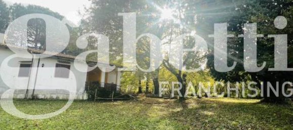 5 rooms Villa in Bassano Romano, Italy No. 140942 2