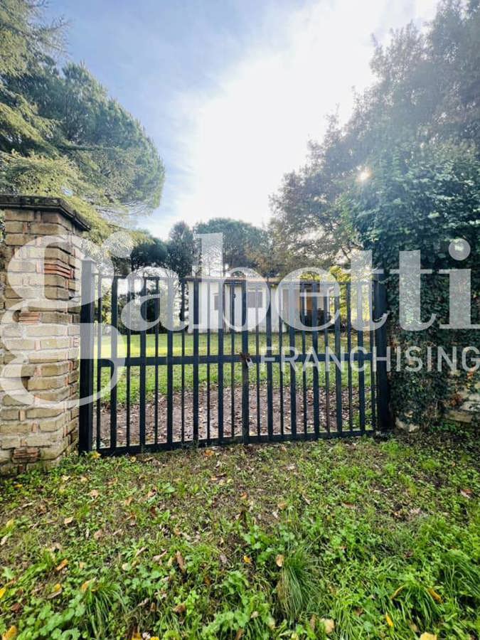 5 rooms Villa in Bassano Romano, Italy No. 140942