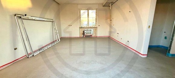 3-salle Appartement à Meda, Italy No. 2422 4