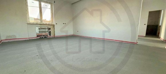 3-salle Appartement à Meda, Italy No. 2422 12