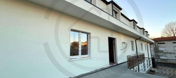 3-salle Appartement à Meda, Italy No. 2422 15