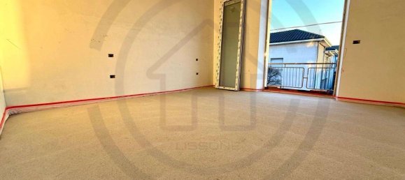 3-salle Appartement à Meda, Italy No. 2422 14