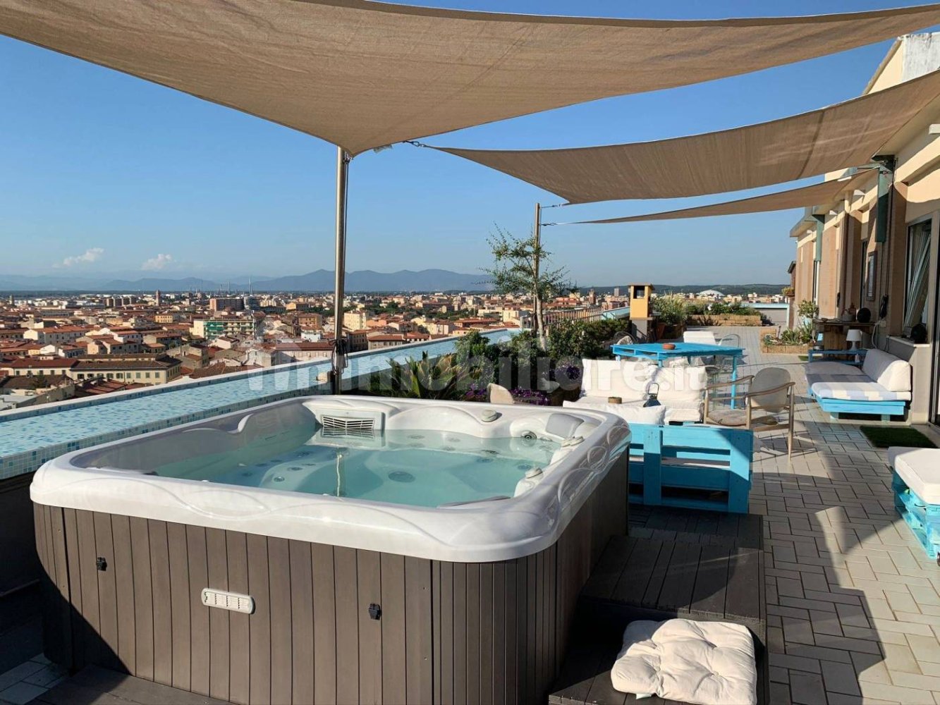 3 bedrooms Penthouse in Livorno, Italy No. 271418