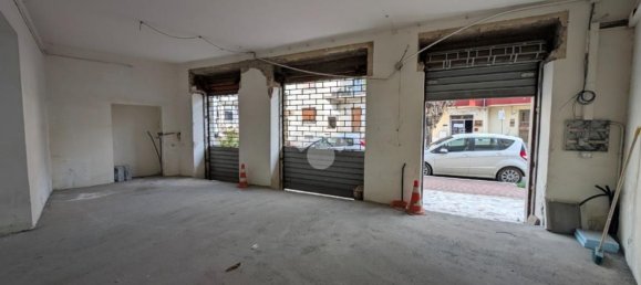 300m² Commercial property in San Prisco, Italy No. 337716 2