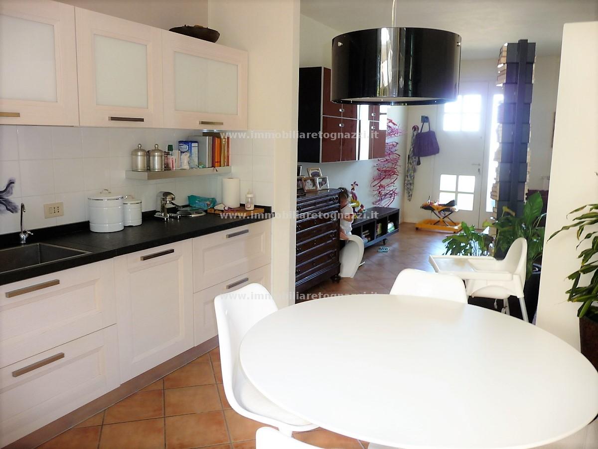 3 bedrooms House in Montaione, Italy No. 193899