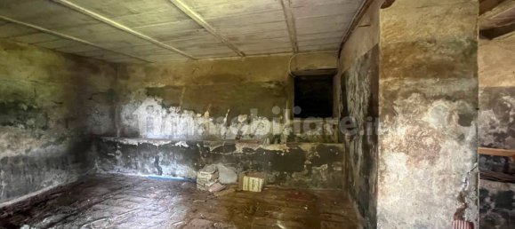 2 bedrooms House in Arezzo, Italy No. 71299 17