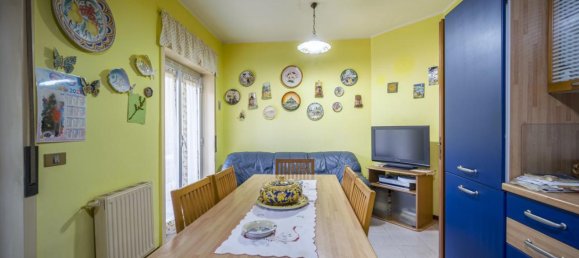 4-salle Appartement à Messina, Italy No. 34881 29