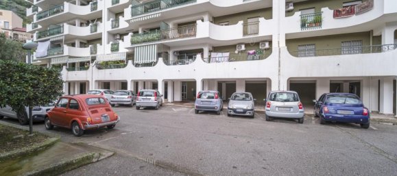 4-salle Appartement à Messina, Italy No. 34881 2