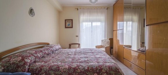 4-salle Appartement à Messina, Italy No. 34881 40