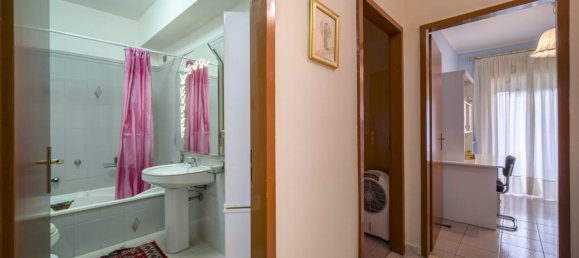 4-salle Appartement à Messina, Italy No. 34881 26