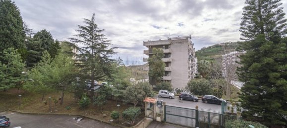 4-salle Appartement à Messina, Italy No. 34881 5
