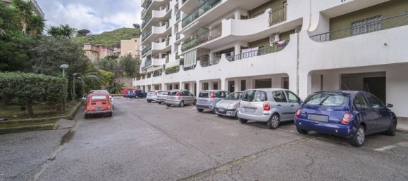 4-salle Appartement à Messina, Italy No. 34881 3
