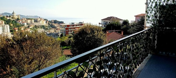3-salle Appartement à Sanremo, Italy No. 232751 5