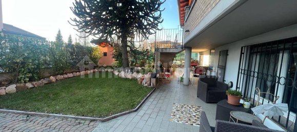 3 bedrooms Villa in Mozzate, Italy No. 109437 2