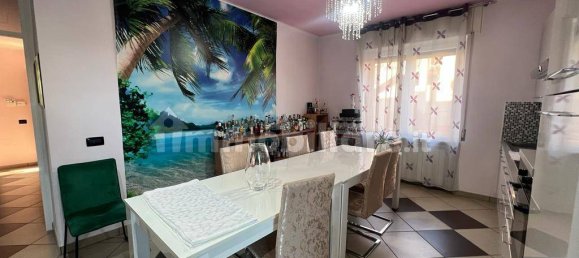 3 bedrooms Villa in Mozzate, Italy No. 109437 7