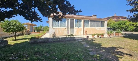 4-Zimmer Villa in Aprilia, Italy, Nr. 307131 2