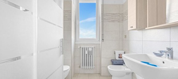 Apartamento de 3 divisões em Verano Brianza, Italy N.º 278093 8