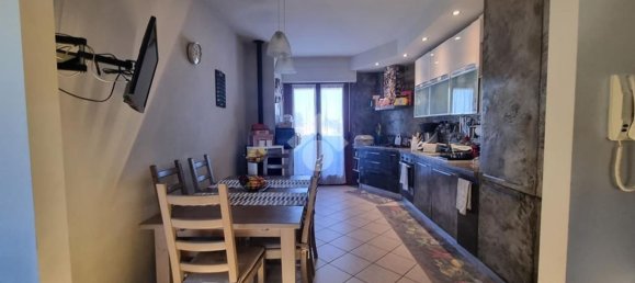 4 rooms Apartment in Notaresco, Italy No. 183677 6