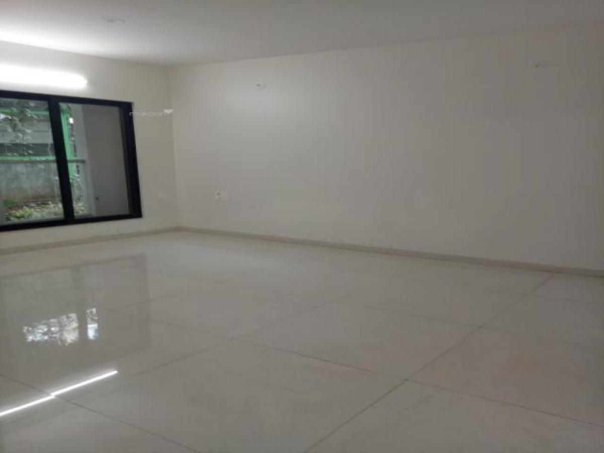 2 bedrooms House in Mumbai, India No. 7062