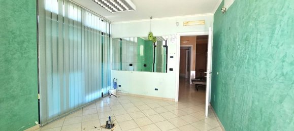 60m² Commercial property in Viterbo, Italy No. 285665 19