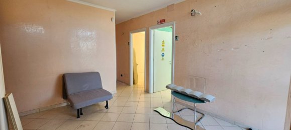 60m² Commercial property in Viterbo, Italy No. 285665 14