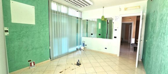 60m² Commercial property in Viterbo, Italy No. 285665 17