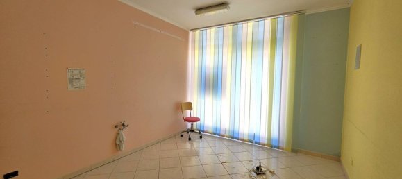 60m² Commercial property in Viterbo, Italy No. 285665 5