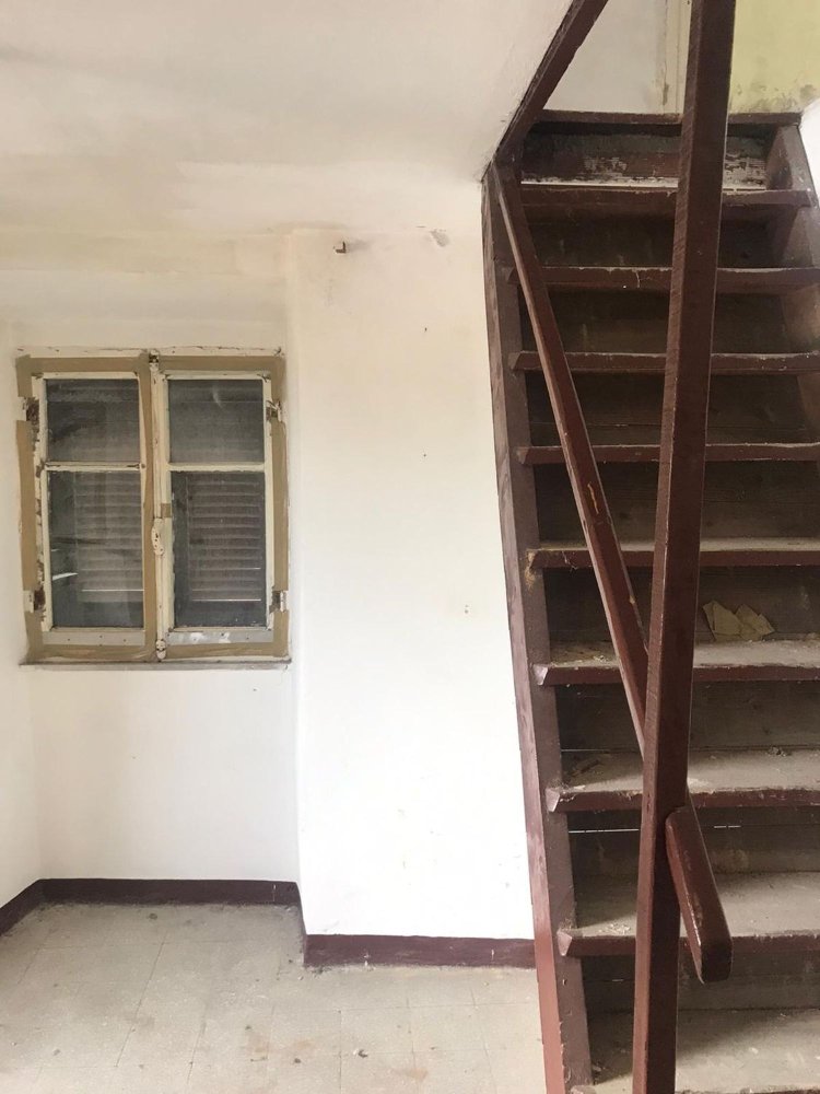 4 rooms Apartment in Follo, Italy No. 254192