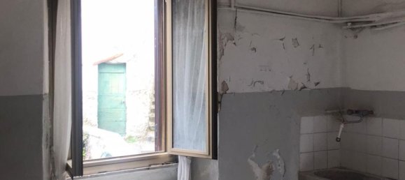 4 rooms Apartment in Follo, Italy No. 254192 11