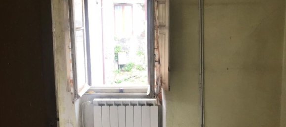 4 rooms Apartment in Follo, Italy No. 254192 2