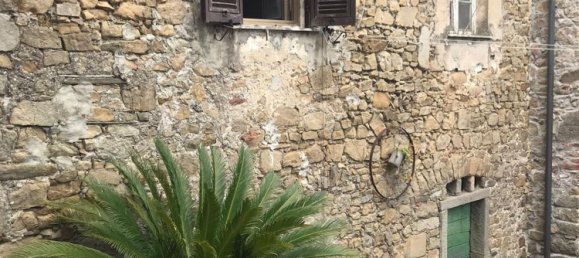 4 rooms Apartment in Follo, Italy No. 254192 8