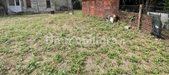 4 bedrooms House in Carrara, Italy No. 41475 5