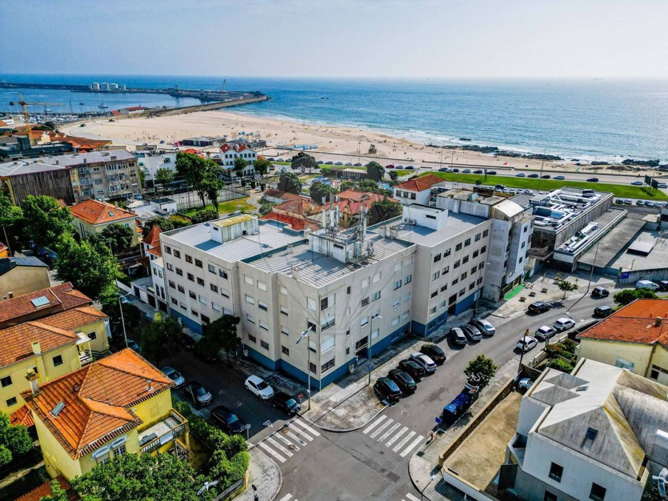 3 bedrooms Apartment in Matosinhos, Portugal No. 195103