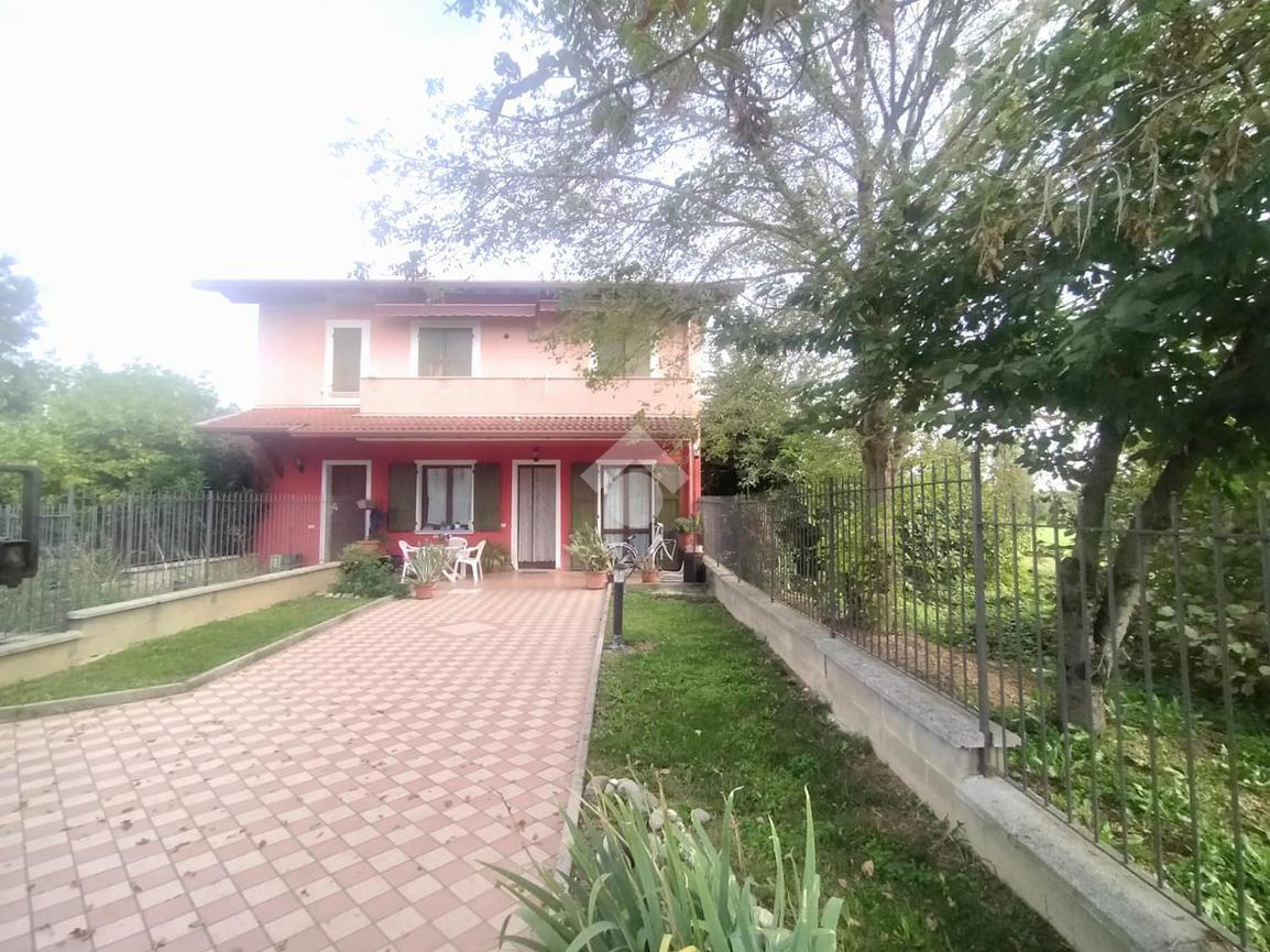 Квартира с 3 комнатами в Мильцано, Италия № 128494