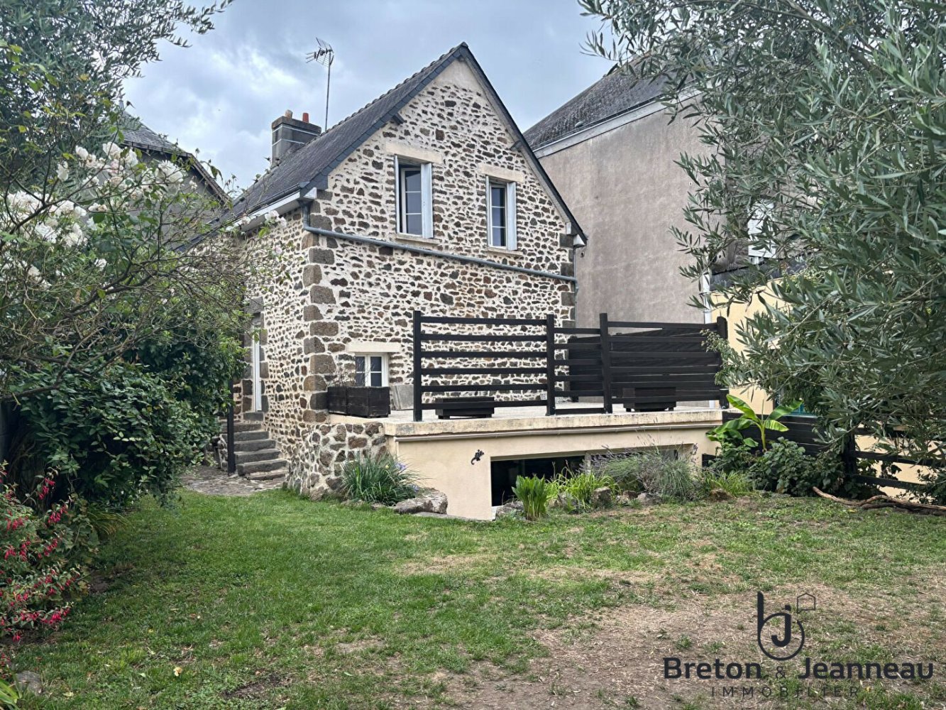 Casa T3 em Ambrieres-les-Vallees, France N.º 357881