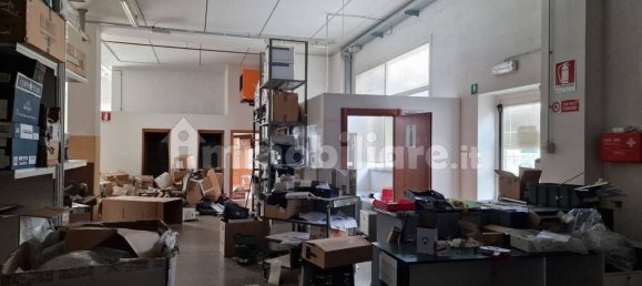 Склад 784м² в Лоро Чуффенна, Италия № 325353 8