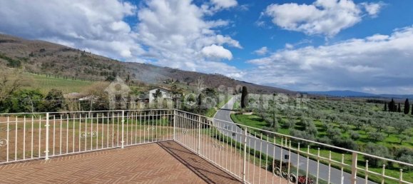 Склад 784м² в Лоро Чуффенна, Италия № 325353 5