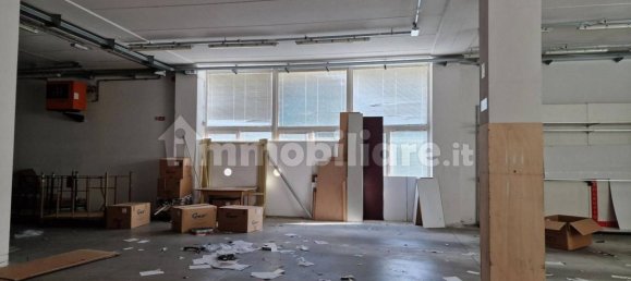 Склад 784м² в Лоро Чуффенна, Италия № 325353 13