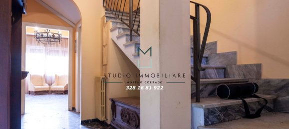 Casa de 6 habitaciónes en Avellino, Italy No. 213639 3